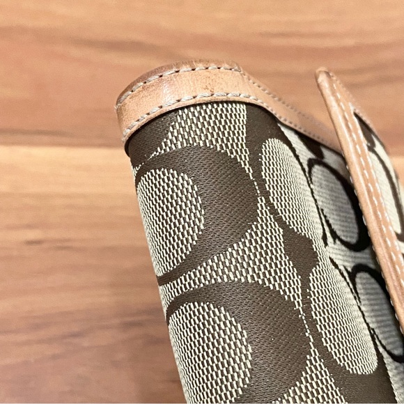 COACH Signature Jacquard Brown Canvas on Natural Leather Continental Wallet - Picture 12 of 14